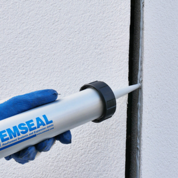 SafeReseal is supplied with SikaHyflex® 150LM sealant - A mounting bead of sealant is applied to the joint substrate to encapsulate the residual joint sealant.